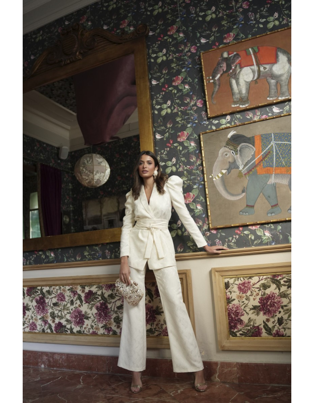 Traje Carey